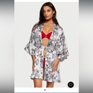 VICTORIA'S SECRET Georgette Flounce Robe